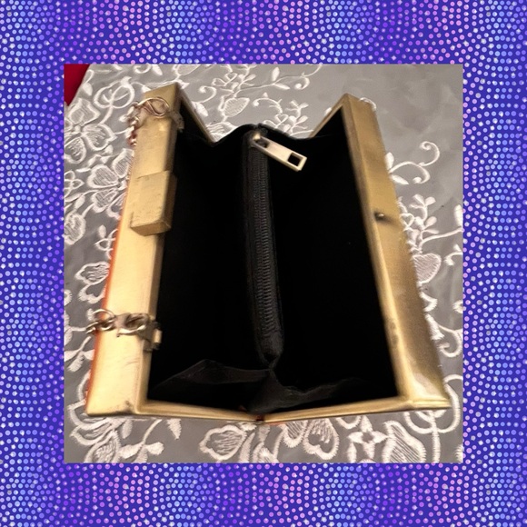 Modern Chained Evening Bag - Picture 7 of 8